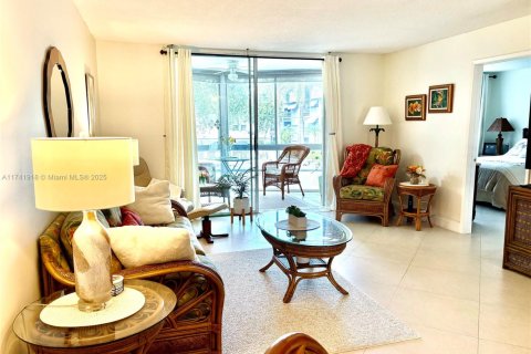 Condo in Deerfield Beach, Florida, 2 bedrooms  № 1861488 - photo 15