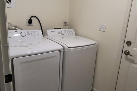 Villa ou maison à vendre à Homestead, Floride: 4 chambres, 185.9 m2 № 1941864 - photo 22