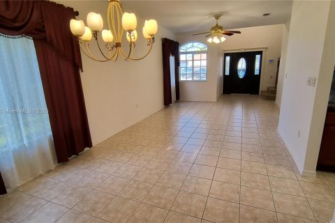 Villa ou maison à vendre à Homestead, Floride: 4 chambres, 185.9 m2 № 1941864 - photo 2