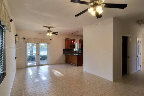 Villa ou maison à vendre à Homestead, Floride: 4 chambres, 185.9 m2 № 1941864 - photo 5