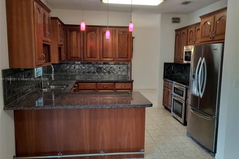 Villa ou maison à vendre à Homestead, Floride: 4 chambres, 185.9 m2 № 1941864 - photo 4