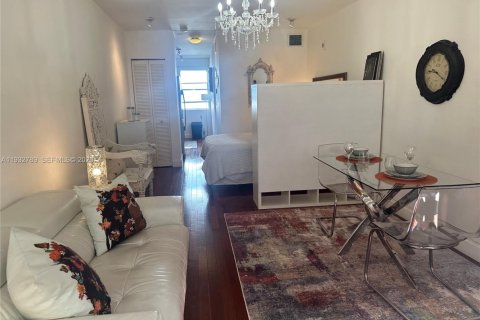 Copropriété à vendre à Miami Beach, Floride: 47.84 m2 № 2080336 - photo 3