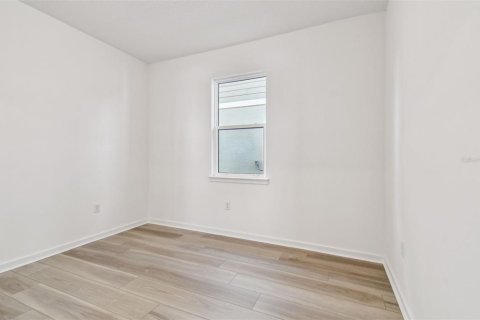 Купить виллу или дом в Ривервью, Флорида 5 комнат, 179.86м2, № 1400646 - фото 16