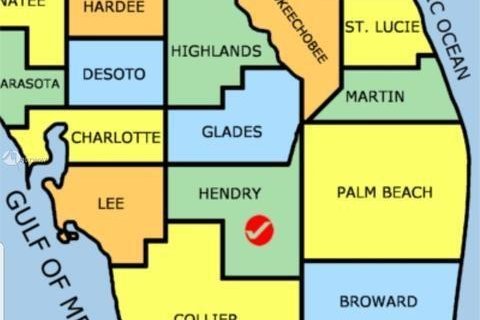 Commercial property in Clewiston, Florida № 2175324 - photo 9