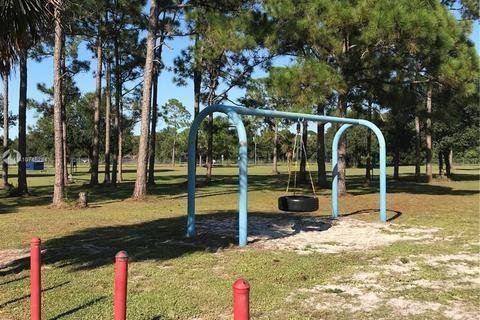 Commercial property in Clewiston, Florida № 2175324 - photo 8