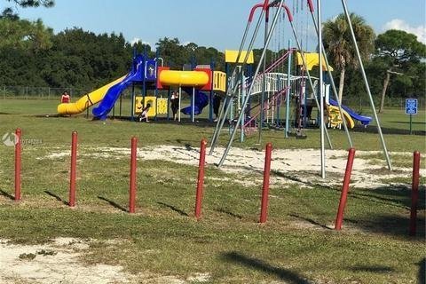 Commercial property in Clewiston, Florida № 2175324 - photo 7