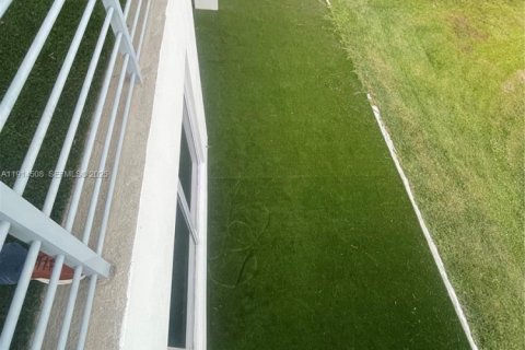 House in Doral, Florida 5 bedrooms, 292.64 sq.m. № 1970082 - photo 17