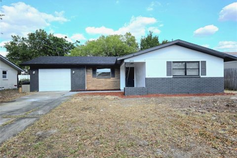House in Port Richey, Florida 3 bedrooms, 101.82 sq.m. № 1919284 - photo 1