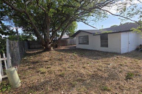 House in Port Richey, Florida 3 bedrooms, 101.82 sq.m. № 1919284 - photo 21