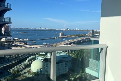 Condo in Miami, Florida, 1 bedroom  № 1877540 - photo 15