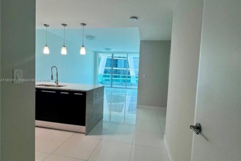Copropriété à louer à Miami, Floride: 1 chambre, 95.78 m2 № 1877540 - photo 1