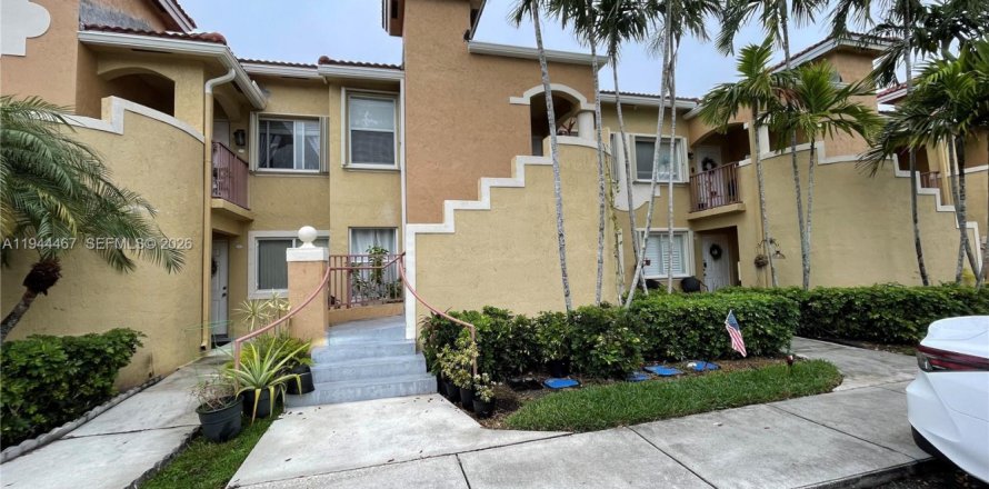 Condo in Pembroke Pines, Florida, 2 bedrooms  № 2001515