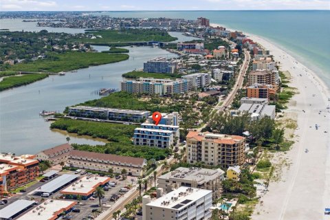 Copropriété à vendre à Indian Shores, Floride: 4 chambres, 287.35 m2 № 2400146 - photo 17