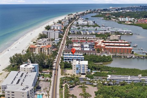 Copropriété à vendre à Indian Shores, Floride: 4 chambres, 287.35 m2 № 2400146 - photo 12