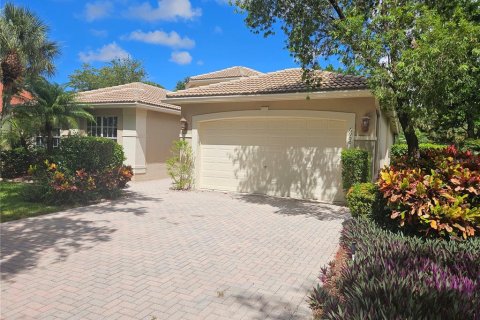 House in Boynton Beach, Florida 5 bedrooms, 303.6 sq.m. № 1815155 - photo 2