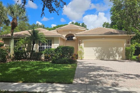 House in Boynton Beach, Florida 5 bedrooms, 303.6 sq.m. № 1815155 - photo 1