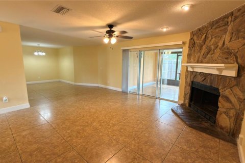House in Orlando, Florida 3 bedrooms, 166.3 sq.m. № 2403673 - photo 5