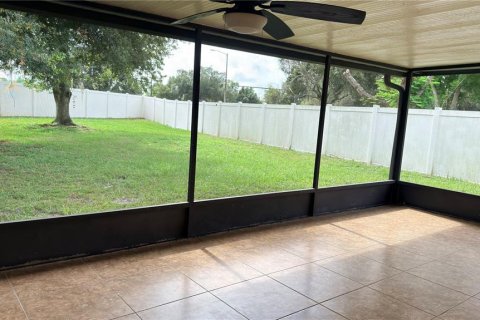 House in Orlando, Florida 3 bedrooms, 166.3 sq.m. № 2403673 - photo 9