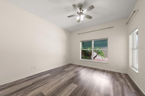 Condo in Seminole, Florida, 2 bedrooms № 2096183 - photo 26