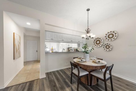 Condo in Seminole, Florida, 2 bedrooms № 2096183 - photo 12
