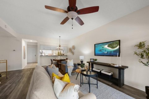 Condo in Seminole, Florida, 2 bedrooms № 2096183 - photo 14
