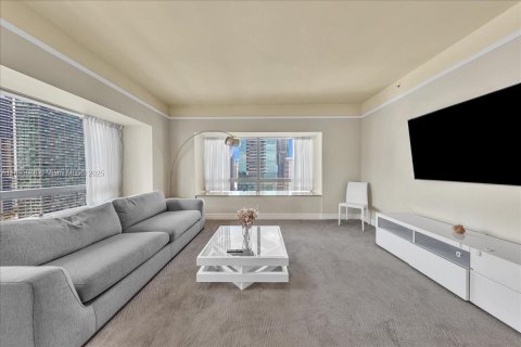 Condo in Miami, Florida, 2 bedrooms  № 1953466 - photo 4