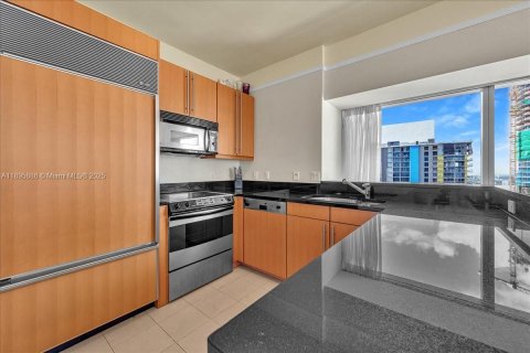 Condo in Miami, Florida, 2 bedrooms  № 1953466 - photo 30