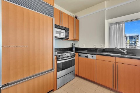 Condo in Miami, Florida, 2 bedrooms  № 1953466 - photo 26