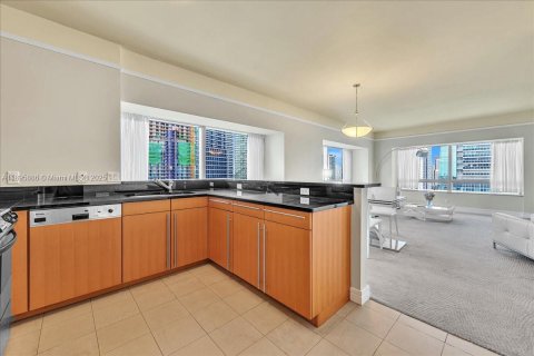 Condo in Miami, Florida, 2 bedrooms  № 1953466 - photo 28