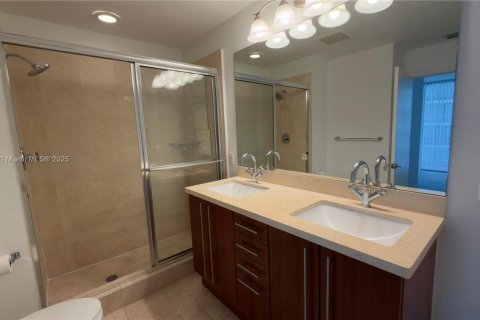 Купить кондоминиум в Майами, Флорида 2 спальни, 102.38м2, № 1955364 - фото 21