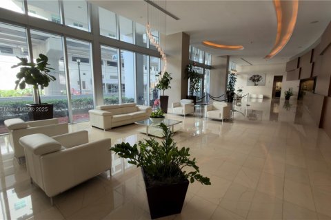 Купить кондоминиум в Майами, Флорида 2 спальни, 102.38м2, № 1955364 - фото 18