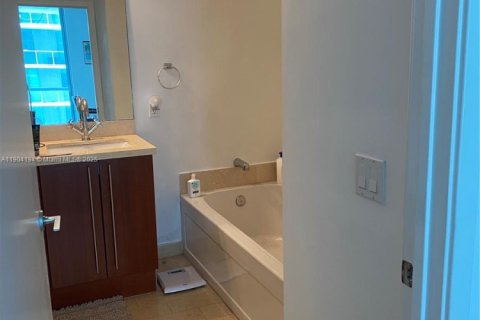 Купить кондоминиум в Майами, Флорида 2 спальни, 102.38м2, № 1955364 - фото 10