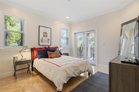 Townhouse in Miami, Florida 3 bedrooms, 205.13 sq.m. № 2066177 - photo 10