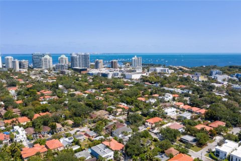 Townhouse in Miami, Florida 3 bedrooms, 205.13 sq.m. № 2066177 - photo 13