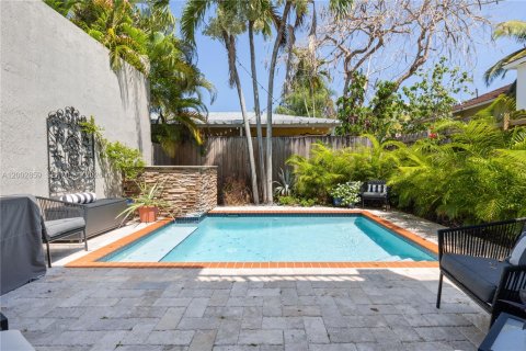 Townhouse in Miami, Florida 3 bedrooms, 205.13 sq.m. № 2066177 - photo 11