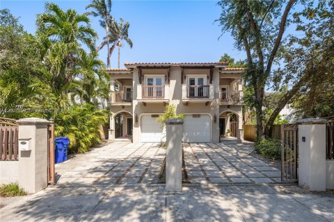 Townhouse in Miami, Florida 3 bedrooms, 205.13 sq.m. № 2066177