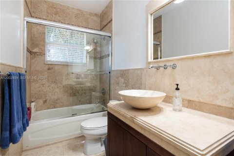 Townhouse in Miami, Florida 3 bedrooms, 205.13 sq.m. № 2066177 - photo 9