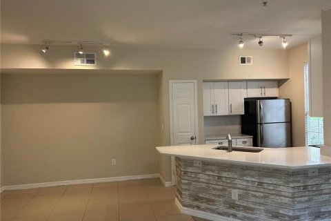 Condominio en alquiler en Orlando, Florida, 2 dormitorios, 97.64 m2 № 1908513 - foto 3