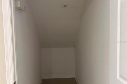Condo in Orlando, Florida, 2 bedrooms  № 1908513 - photo 12