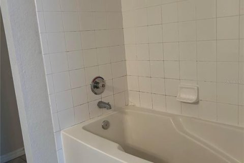 Condo in Orlando, Florida, 2 bedrooms  № 1908513 - photo 11