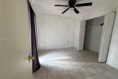 Townhouse in Miami Gardens, Florida 4 bedrooms, 136.57 sq.m. № 2087257 - photo 8