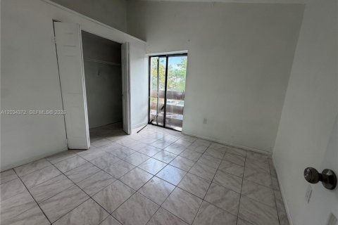 Townhouse in Miami Gardens, Florida 4 bedrooms, 136.57 sq.m. № 2087257 - photo 5