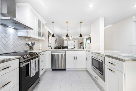 Adosado en alquiler en Fort Myers, Florida, 2 dormitorios, 117.61 m2 № 1422588 - foto 6