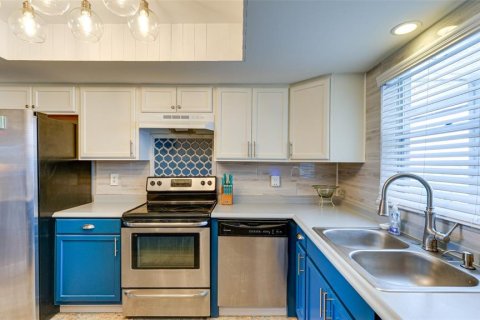 Condo in Bradenton, Florida, 2 bedrooms  № 2198699 - photo 11