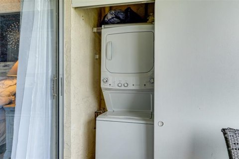 Condo in Bradenton, Florida, 2 bedrooms  № 2198699 - photo 23