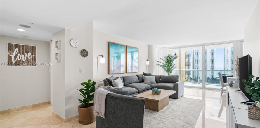 Condo à Sunny Isles Beach, Floride, 2 chambres  № 1852195