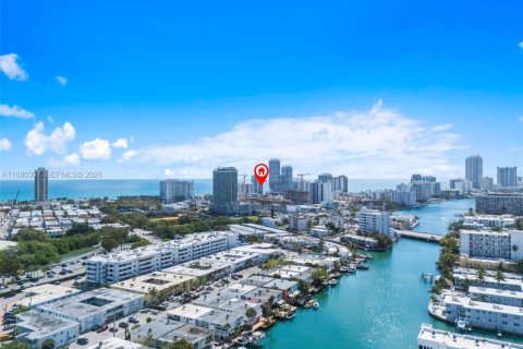 Copropriété à vendre à Miami Beach, Floride: 2 chambres, 96.62 m2 № 2047454 - photo 19