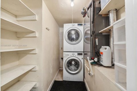 Copropriété à vendre à Miami Beach, Floride: 2 chambres, 96.62 m2 № 2047454 - photo 15