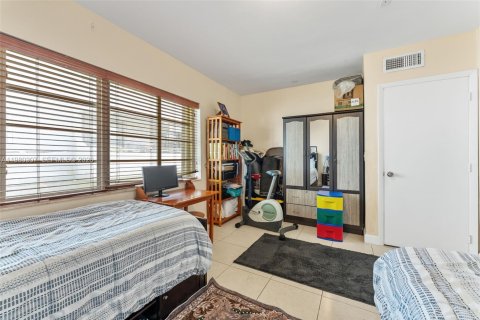 Copropriété à vendre à Miami Beach, Floride: 2 chambres, 96.62 m2 № 2047454 - photo 13