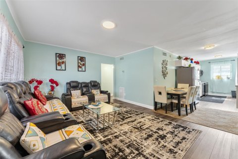 Copropriété à vendre à Miami Beach, Floride: 2 chambres, 96.62 m2 № 2047454 - photo 3